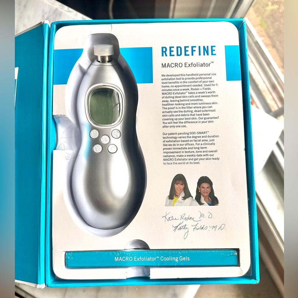 Rodan & Fields Silver Macro Exfoliator Device